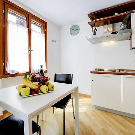 Apartment Anna Sirmione